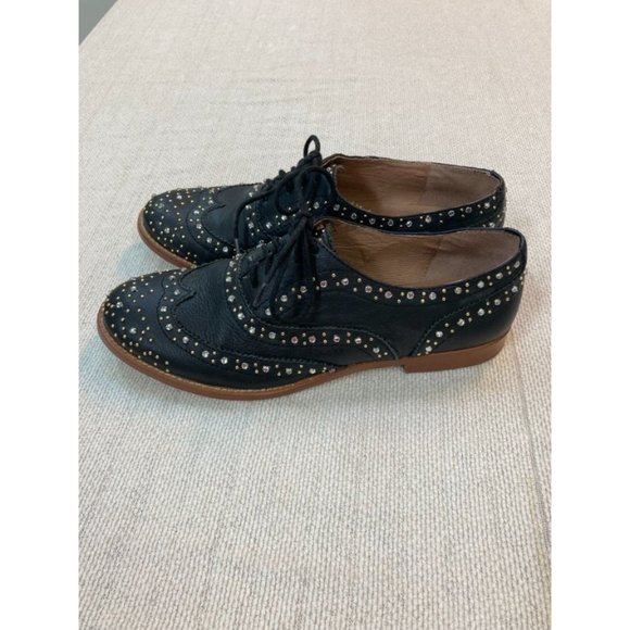 STEVEN by STEVE MADDEN "Goldey" Black Studded Wingtip lace up Oxfords. - Picture 5 of 8